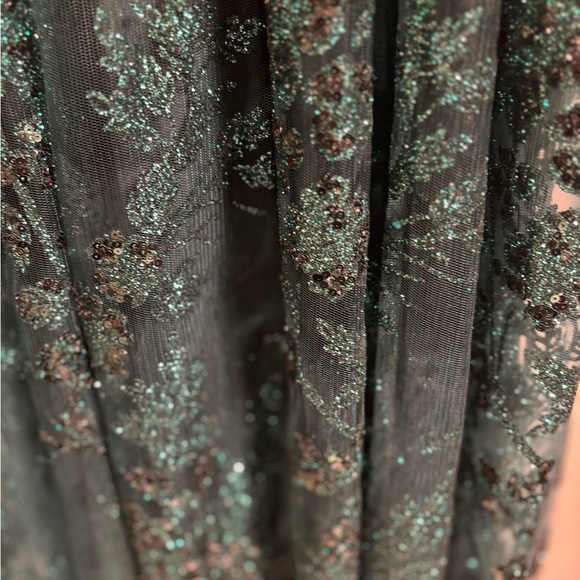 Baltic Born Soieblu Emerald Sequined Floral detail, Size L - Picture 7 of 9